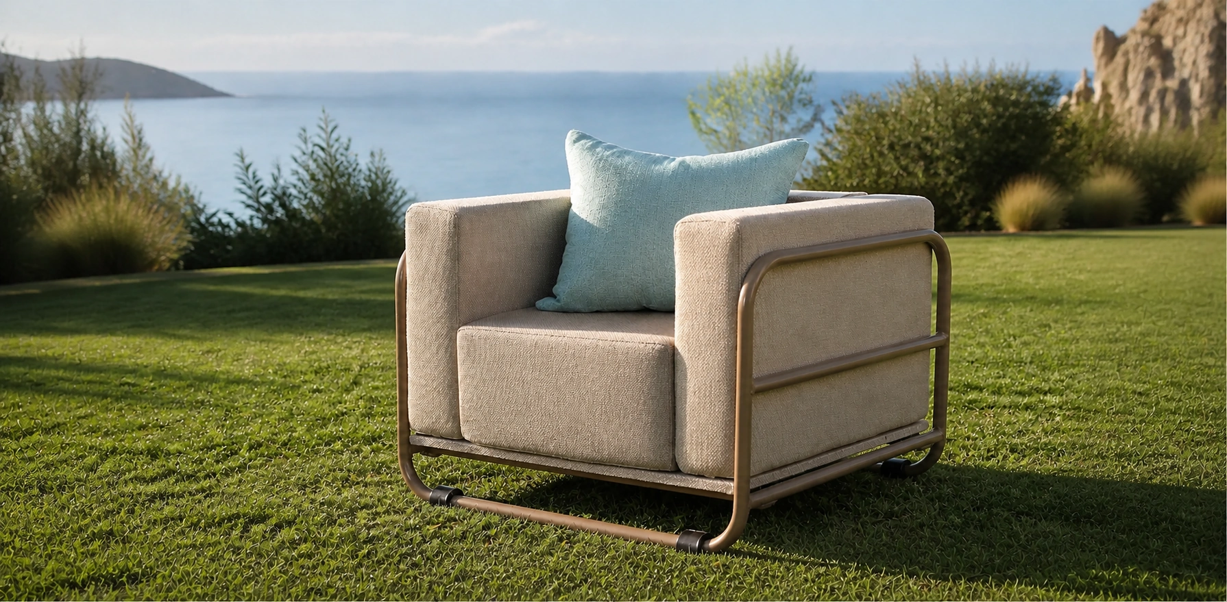 Poltrona outdoor Emiliano 1 posto Toscano Forme ambientata vicino al mare