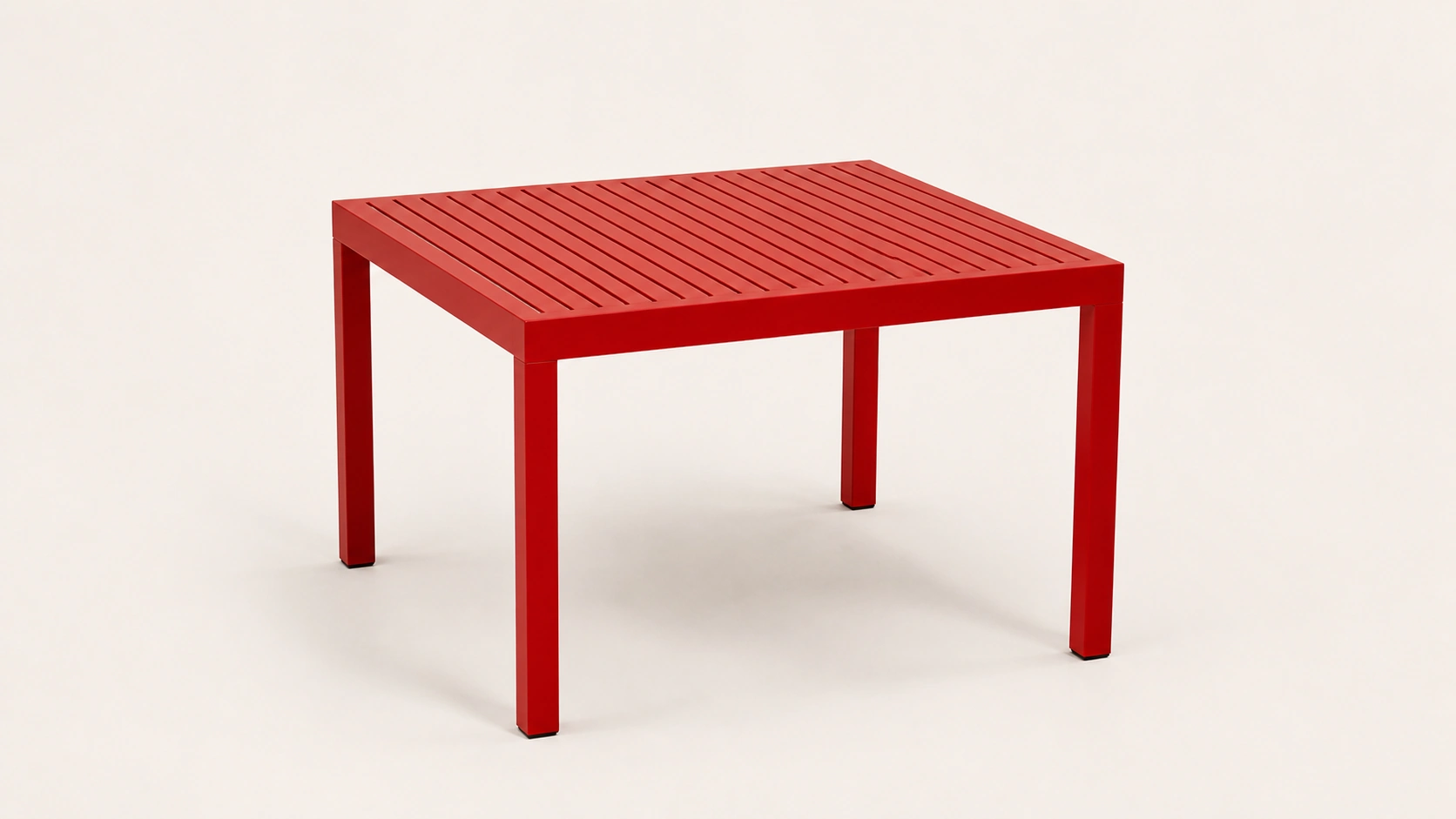Tavolo Sax Toscano Forme rosso in alluminio con piano a doghe